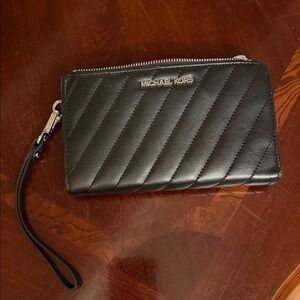 Michael Kors Black PEYTON LG DOUBLE ZIP Quilted Leather Wristlet